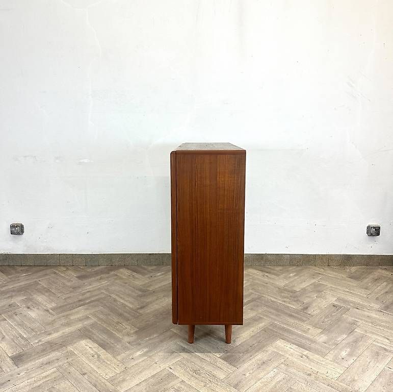 Vetrine: Mid Century dänische teak Vitrine – Usato da basel venduto da vintory.ch 4