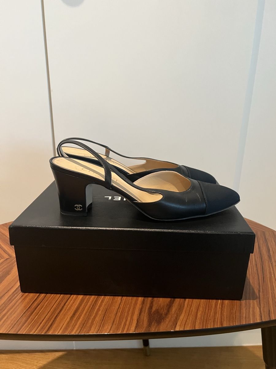 Chanel Scarpe da donna: Chanel sling back black 41 1/2 – Usato da Vevey venduto da Stef_couture