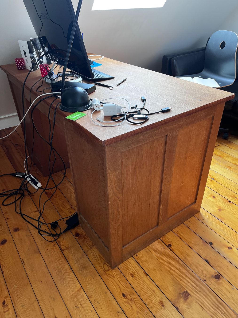 Schreibtische: Bureau ancien en bois massif – Gebraucht aus St-Blaise von lelotz 1