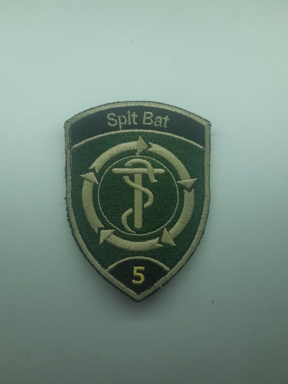 Schweizer Armee Placchette & Badge: BADGE ECUSSON MILITAIRE SUISSE SPLIT BAT 5 – Nuovo (secondo la descrizione) da Domdidier venduto da baumeyer-seb