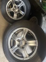 4 Felgen mit Pneus. Siehe Foto. 2 Reifen noch sehr gut. 