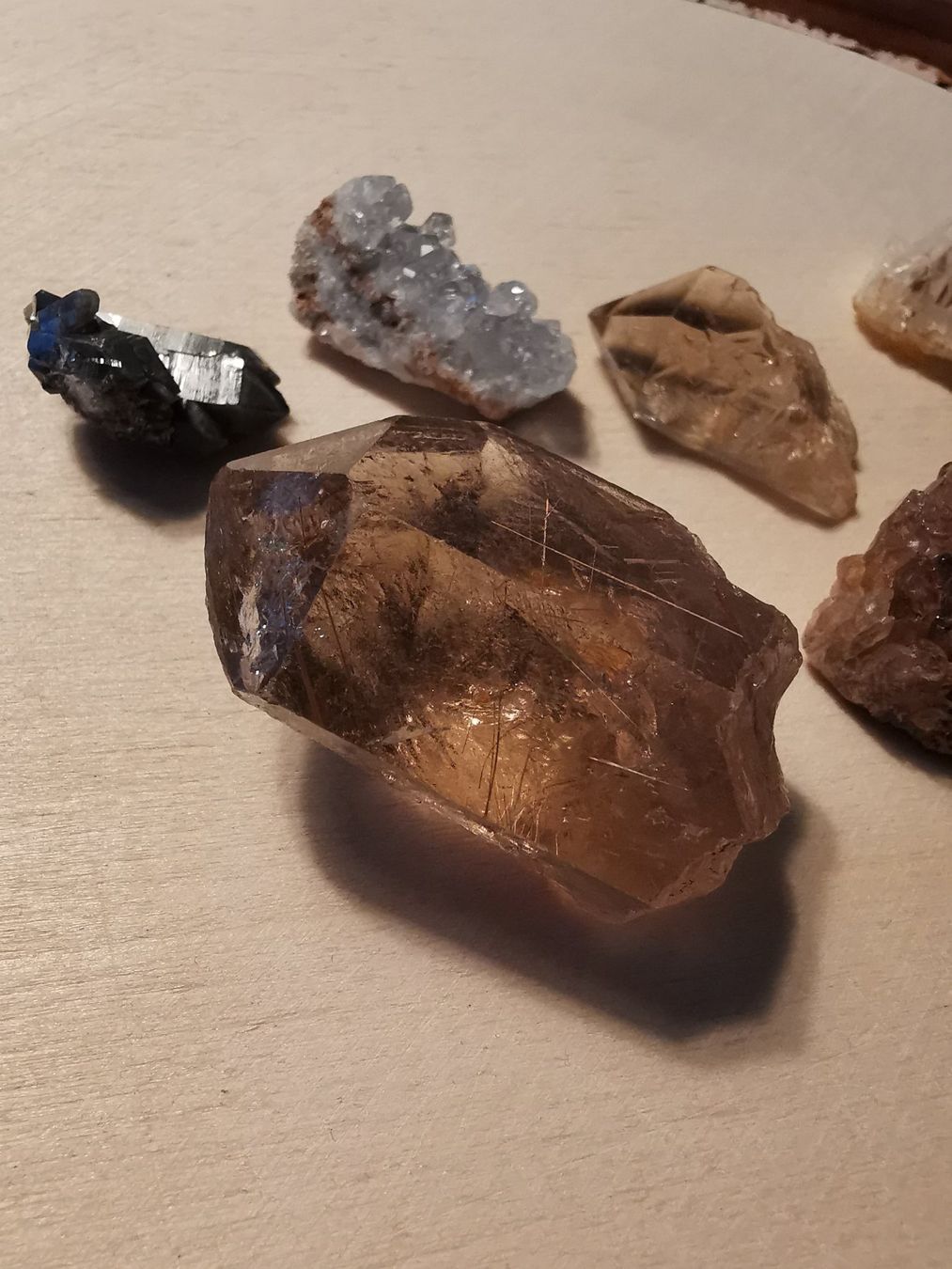 Minerali & Pietre curative: 6 spannende Kristallstufen / Spitze – Nuovo e nell'imballaggio originale da Dierikon venduto da Buntspecht-10 2