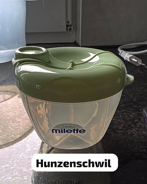 Recipients et similaires: Milchpulverportionierer – D'occasion à Hunzenschwil par Nuermels