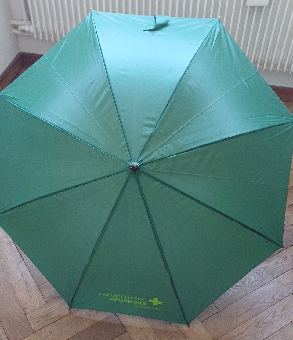 Parapluies: Regenschirm gruen gebraucht – Neuf (Voir description) à Bern par rikivip