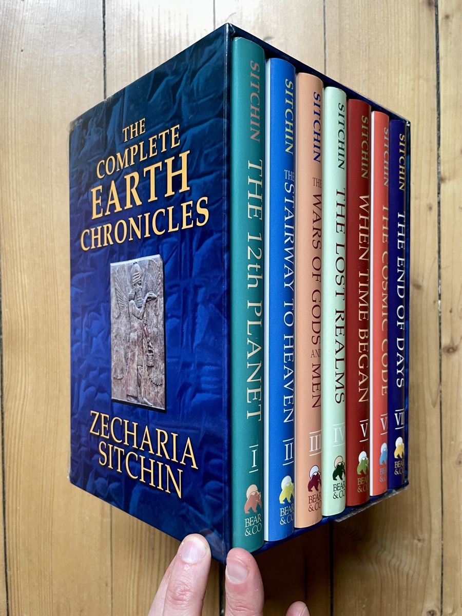 Libri: Zecharia Sitchin - The Complete Earth Chronicles – Nuovo (secondo la descrizione) da Genève venduto da Januacoeli 1
