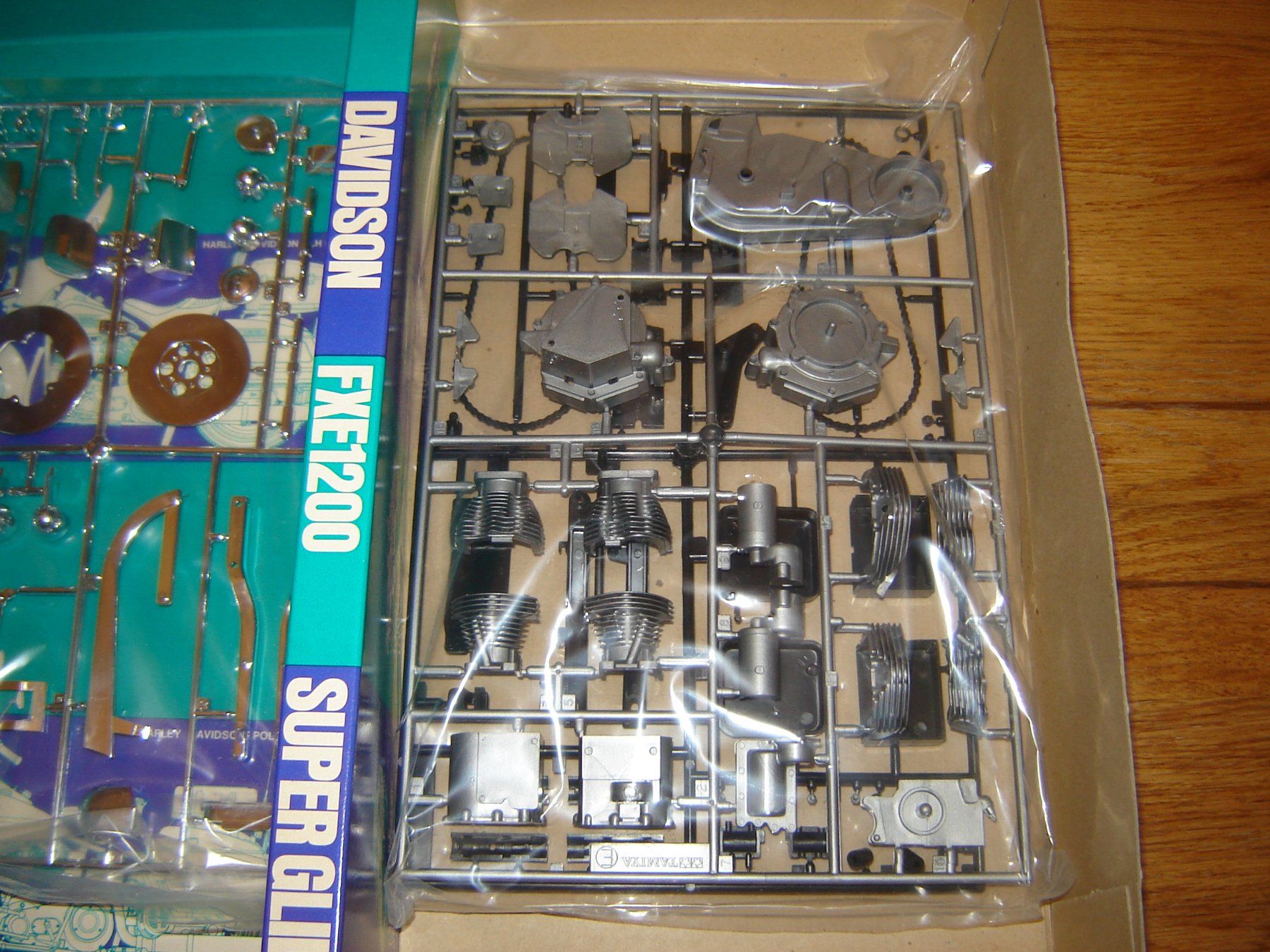 Tamiya Kit di modellismo & Modellini statici: Harley Davidson FXE 1200 Super Glide 1:6 Tamiya – Nuovo (secondo la descrizione) da Allenwinden venduto da Wm26 4