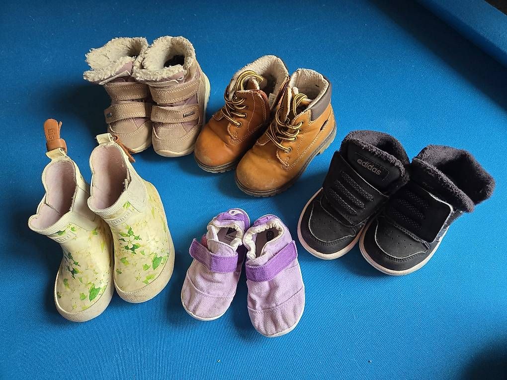 Scarpe per ragazzi: Chaussures taille 22 – Usato da Arconciel venduto da gab_c8l2