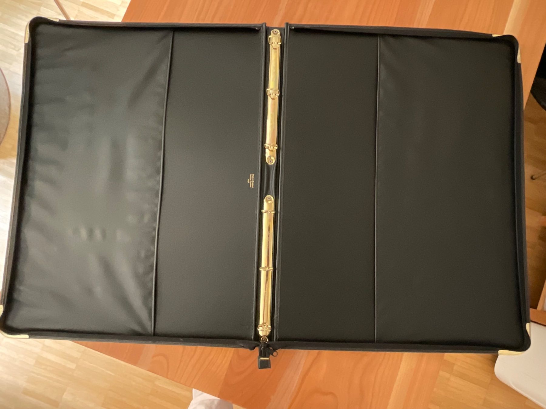 Taschen: Präsentationsmappe – Gebraucht aus Zürich von hi2_vh96 2