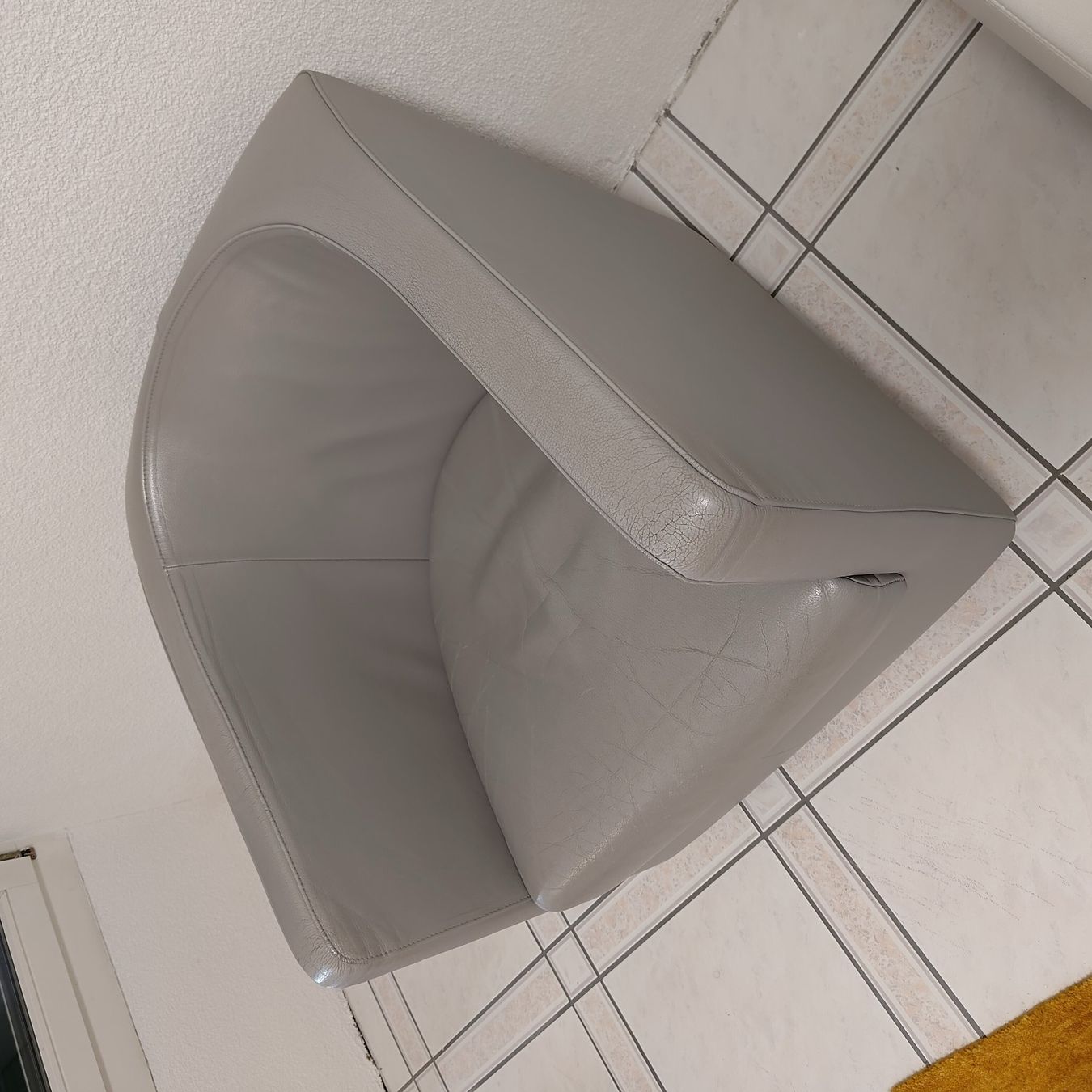 Poltrone: 1Sessel Echtleder Grau, Lounge-Sessel, modern, bequem, CH... – Usato da Egolzwil venduto da rasieren123