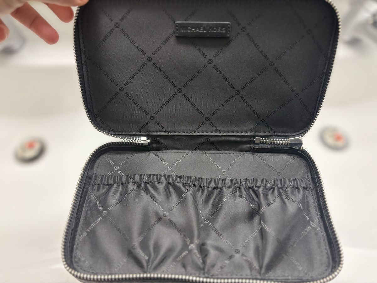 Michael Kors Borse da donna: beauty case michael kors – Nuovo (secondo la descrizione) da Adlikon B. Regensdorf venduto da sar_g6kn 2