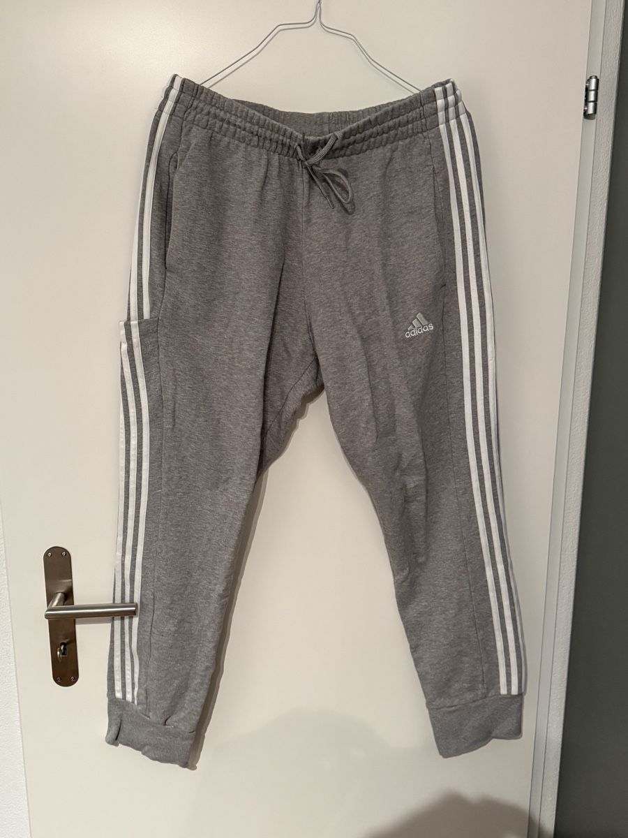 Adidas Pantaloni: Adidas Jogginghose L – Usato da Zürich venduto da Chriscs17
