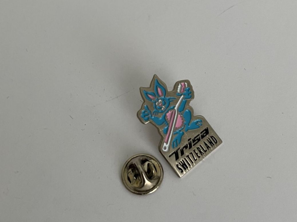 Trisa Placchette & Badge: Pin Hase Trisa Switzerland – Usato da Dietikon venduto da sch_w2tw
