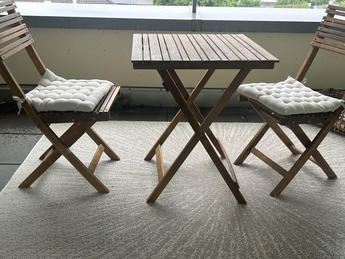Ikea Set di tavolo e panche: Tisch Set mit Kissen – Nuovo (secondo la descrizione) da Aarburg venduto da mel_t6n9