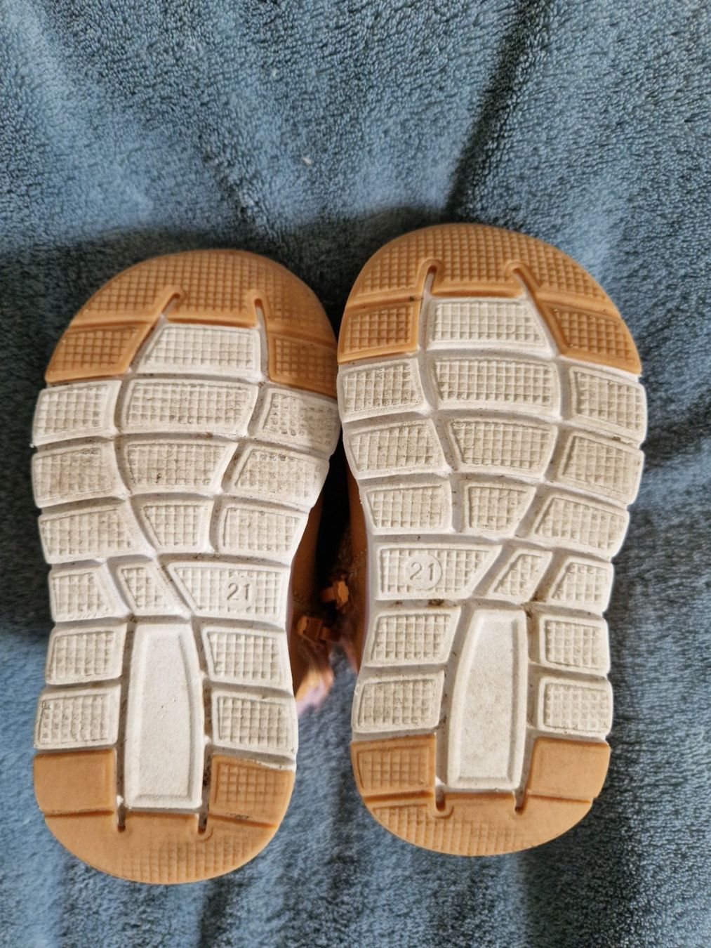 Fila Scarpe per ragazze: Schuhe FILA grösse 21 – Usato da Heimberg venduto da Eleanor20 5