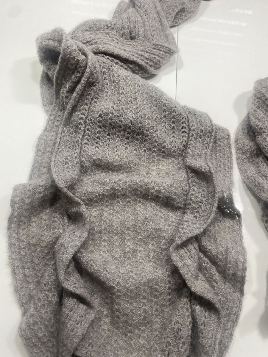 Repeat Foulard & Sciarpe: Repeat 100% Kaschmir Schal 🌸 – Usato da Opfikon venduto da Luis144 8
