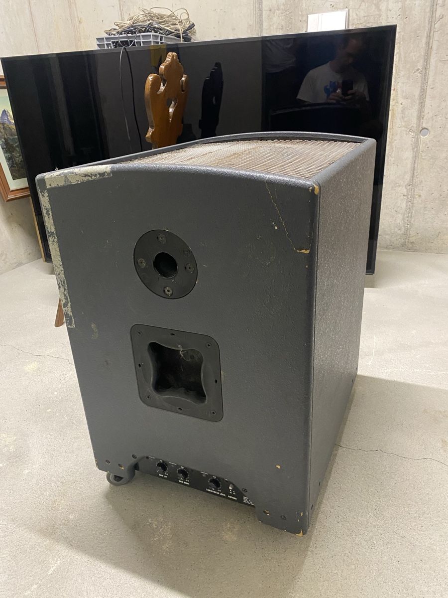Casse acustiche: HK Audio Lucas 1000 Subwoofer – Difettoso da Winterthur venduto da klassikaudio