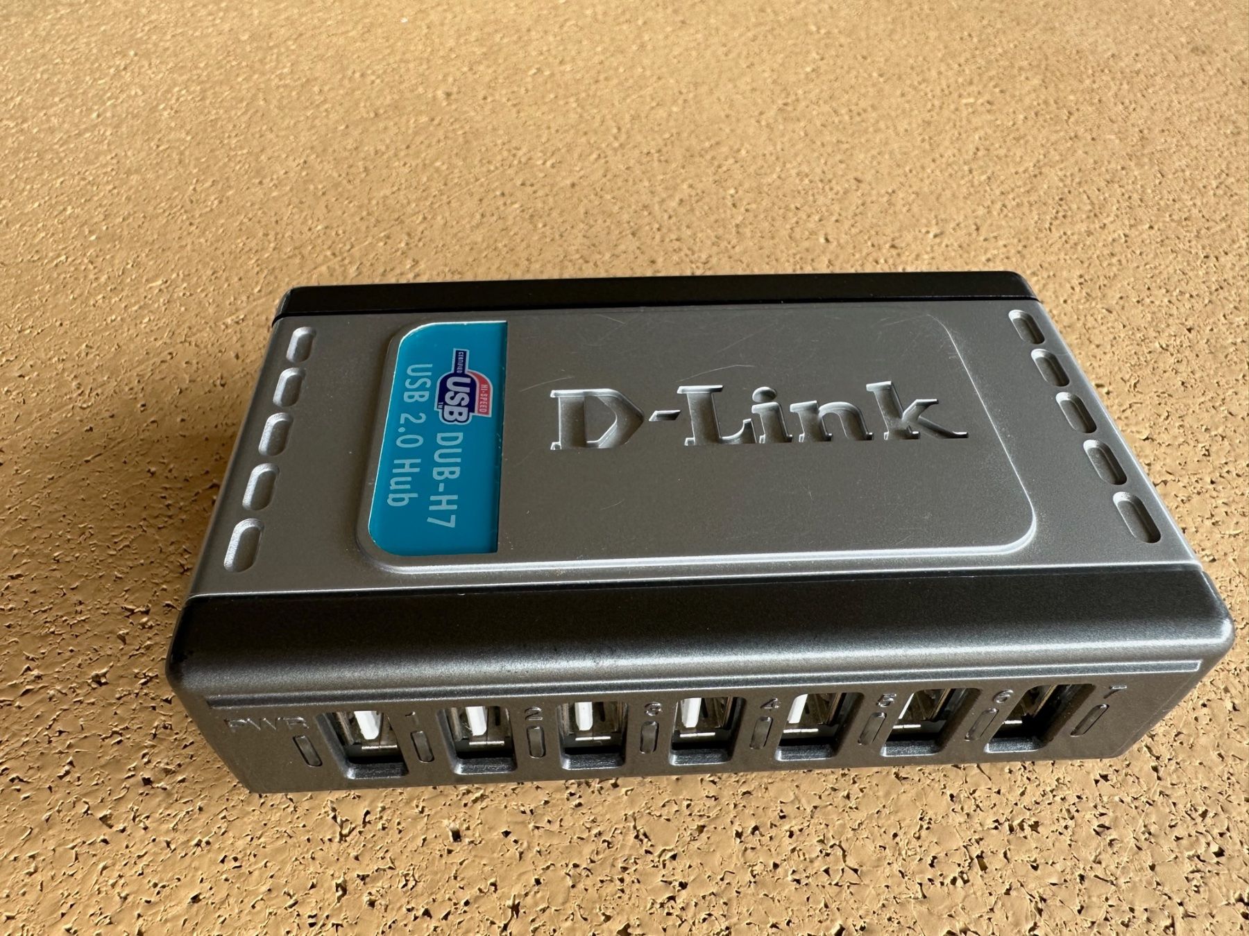 Hub & Switch: D-Link DUB-H7, Concentrateur USB – Usato da St-Gingolph venduto da GoldenKeys