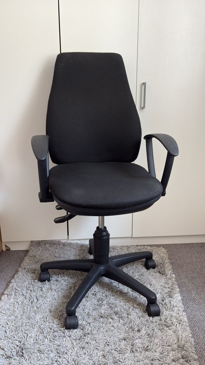 Sedie: Chaise de bureau noire – Usato da Moudon venduto da TigerrrEye