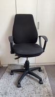 Chaise de bureau noire