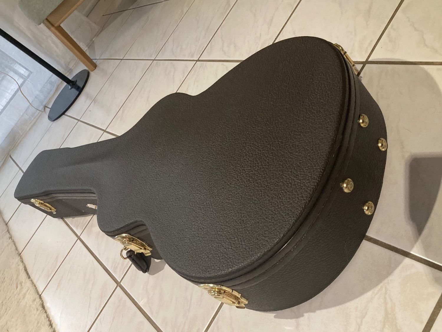 Taylor Strumenti musicali: Wunderschöne Taylor Gitarre – Usato da Brüttisellen venduto da Passenger01 6