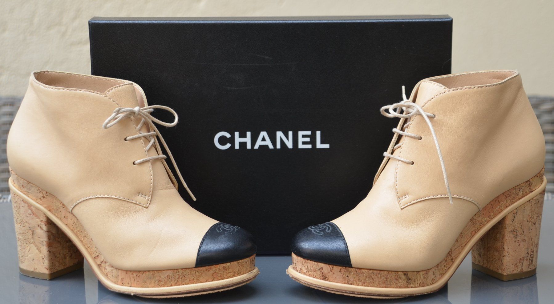 Chanel Scarpe da donna: Boots Chanel  bottines  .36.5 – Usato da Collonges venduto da Auganien 1
