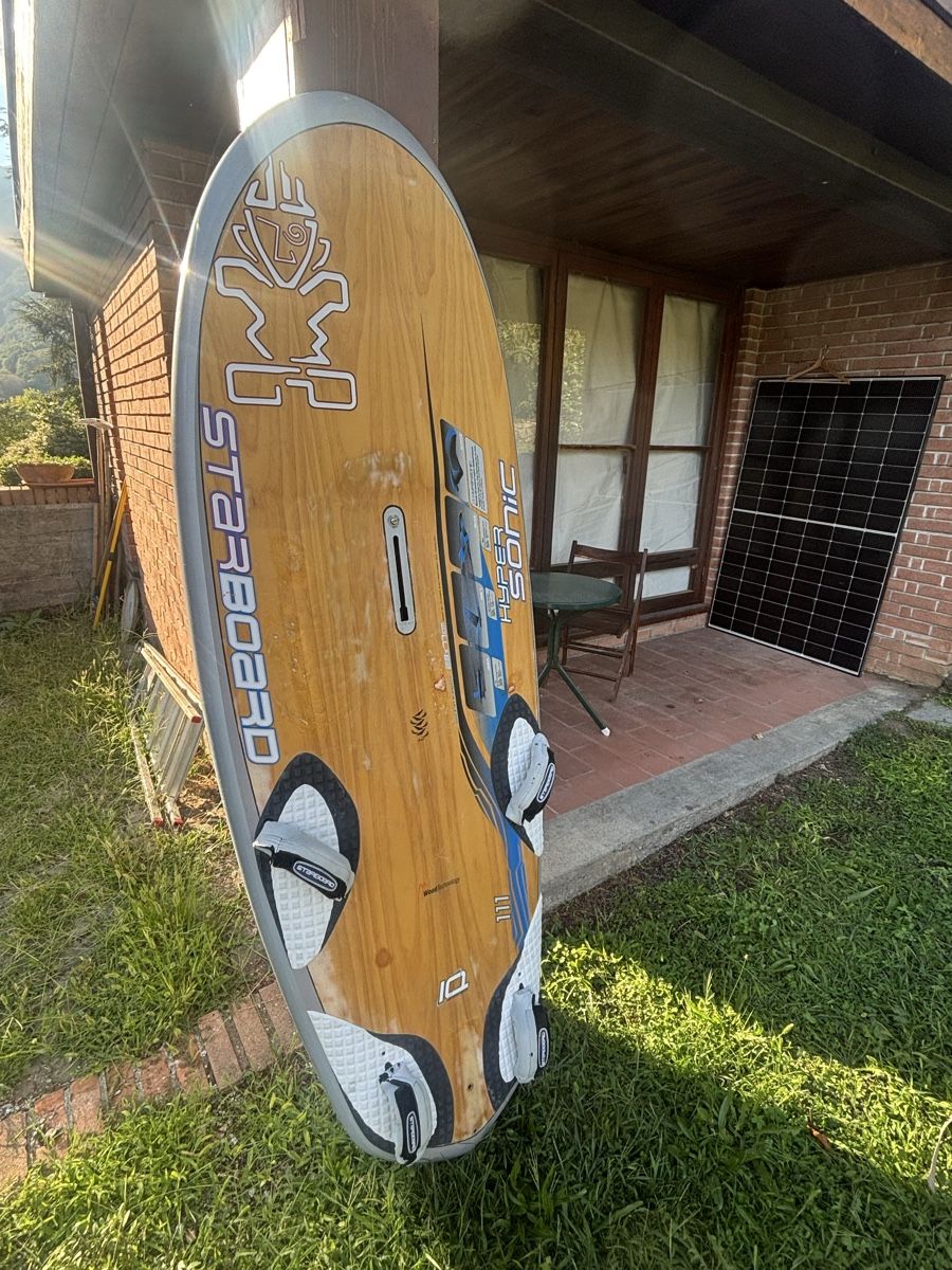 Tavole da surf e di nuoto: Tavola windsurf Starboard Hyper Sonic 111L – Usato da Davesco-Soragno venduto da Davidefabello