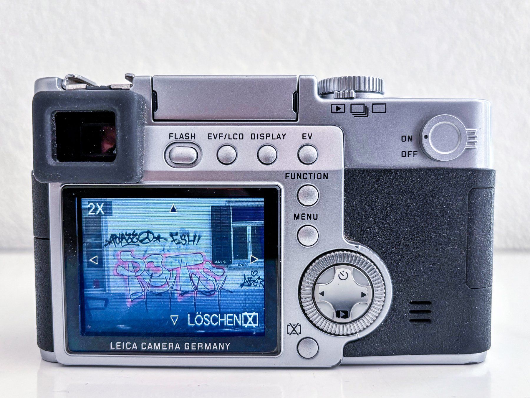 Leica Fotocamera: Leica Digilux 2 – Usato da Zürich venduto da J2O 2
