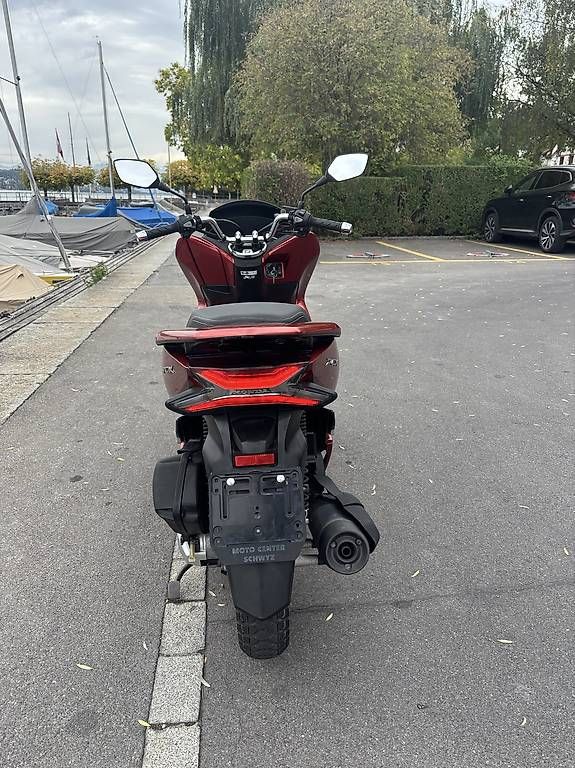 Honda Scooter: Honda PCX 125 Roller – Usato da Rüschlikon venduto da luc_yj7r 3
