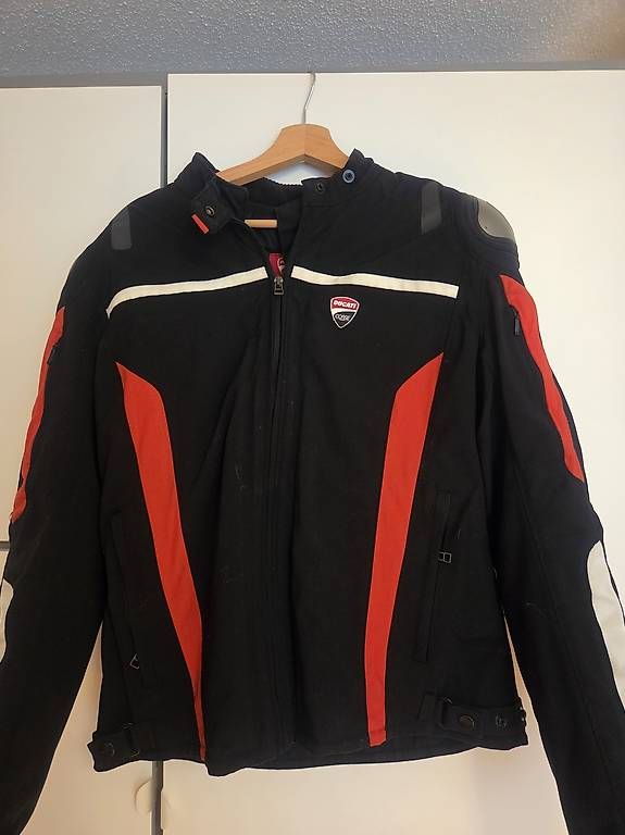 Giacche: Ducati Damenjacke – Usato da Steffisburg venduto da Monika750