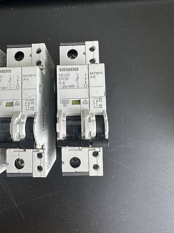 Alimentazione elettrica: Siemens LS  – Usato da Goldau venduto da and_8tqf 2