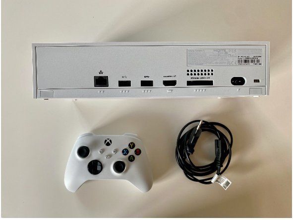 Microsoft Consoles: Xbox Series S 512GB, Controller und Gaming-Headset – D'occasion à Zürich par jes_cpm8 2