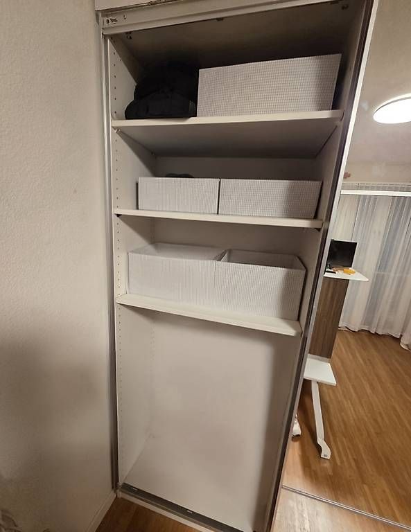 Schränke: Kleiderschrank mit Spiegelschiebetüren – Gebraucht aus Bern von Jabuh 2