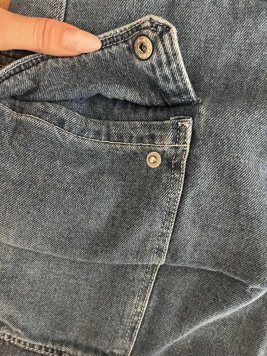 Bershka Jeans: Damen Jeans Cargo Bershka – Usato da Naters venduto da mar_fp7t 1