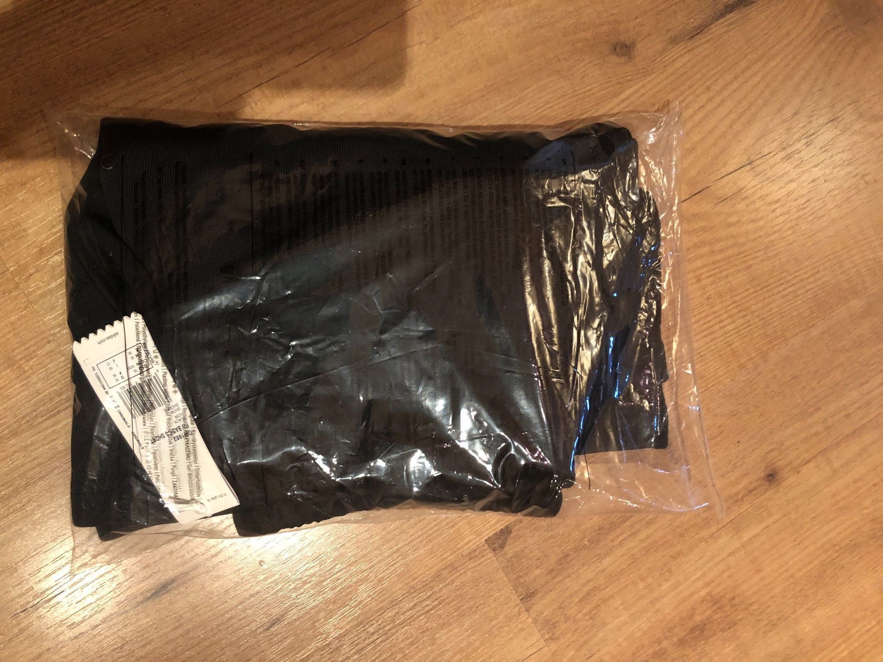 Adidas Pantaloni: Pharrell Williams Basics Short Black – Nuovo e nell'imballaggio originale da Walkringen venduto da buetzu08 3