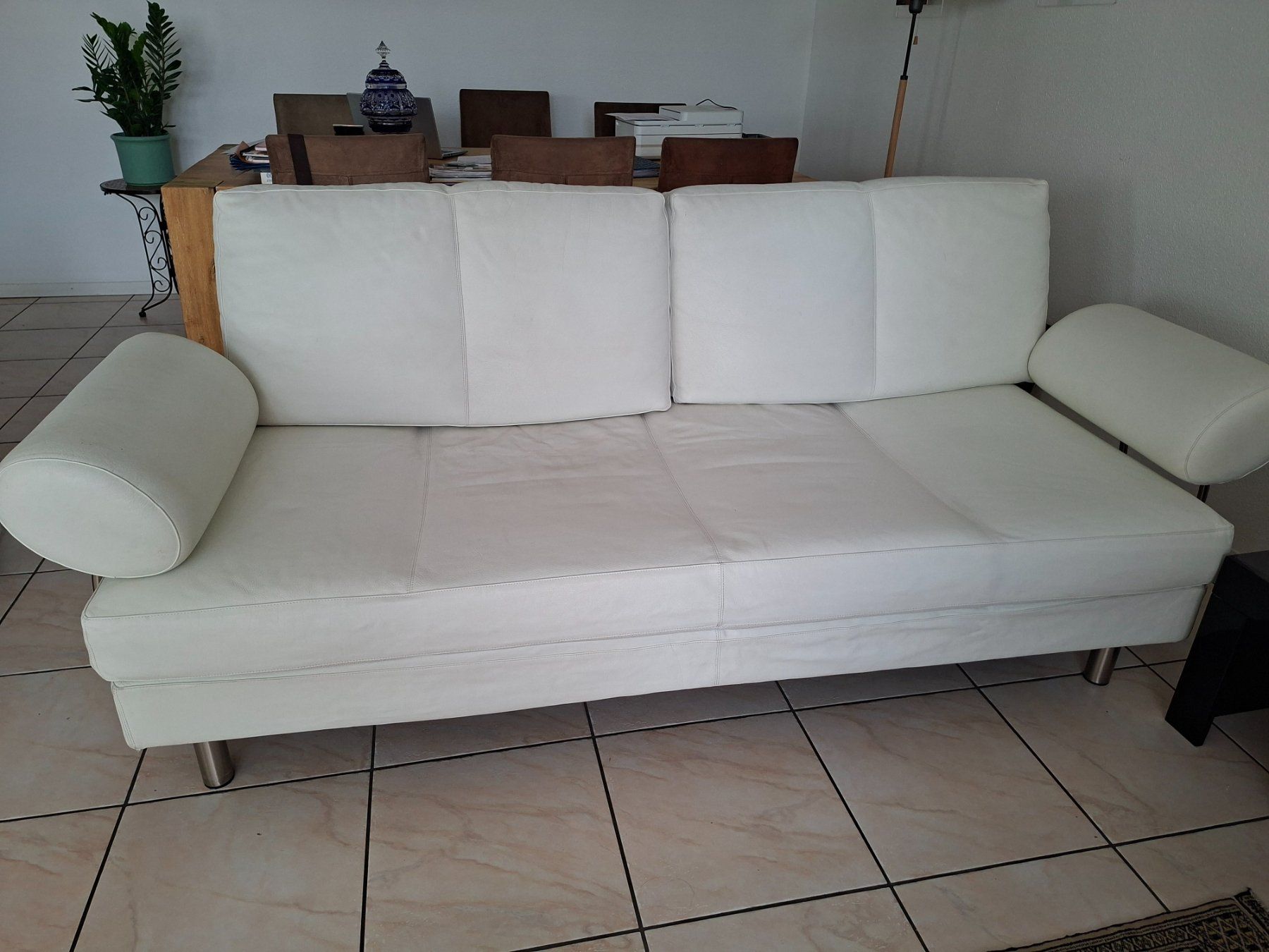 Divani: Ledercouch weiss 3-Sitzer Sofa gute Zustand – Usato da Rotkreuz venduto da Achimedes