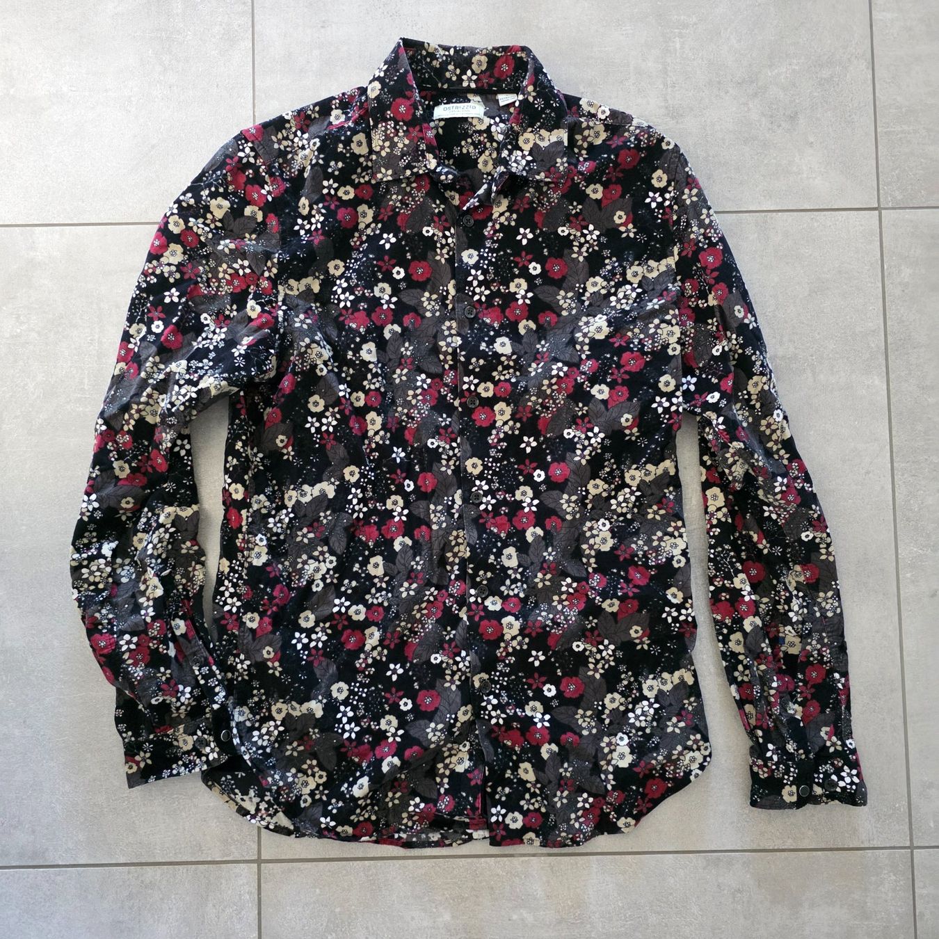 Camicie: Hemd Dstrezzed Blumenmuster schwarz Grösse S – Usato da Bern venduto da TMYZ