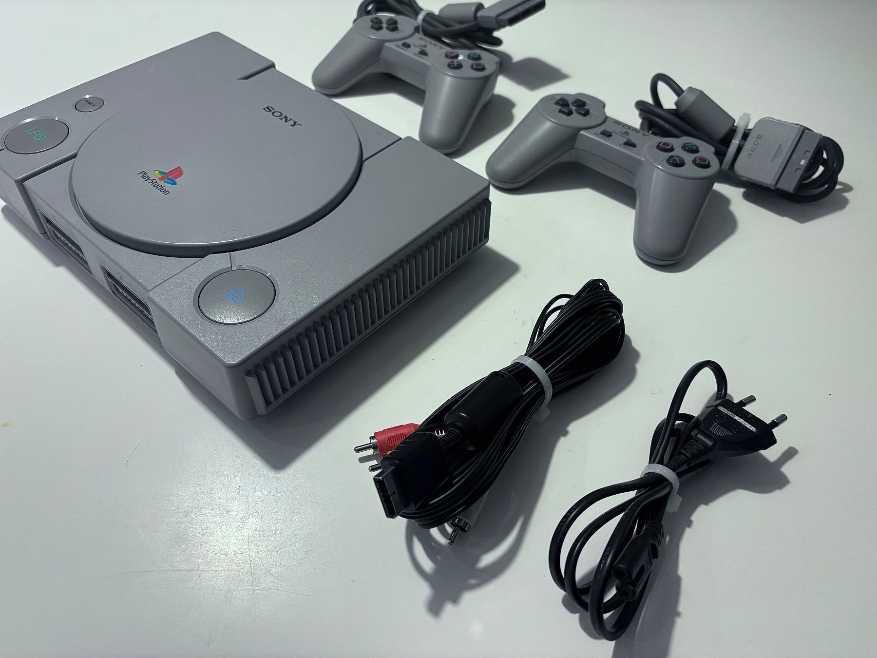 Sony Console: PLAYSTATION 1, PS1, VINTAGE, PAL, 1998, 2 CONTROLLER – Usato da Dachsen venduto da Sven_Jasper 4