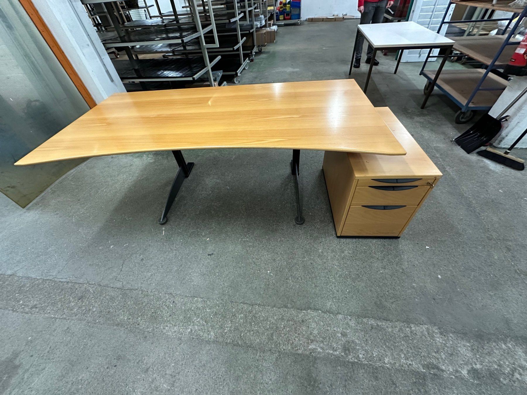 Scrivanie: Bürotisch zum Verkaufen – Usato da Dielsdorf venduto da ChristenRolladen 2