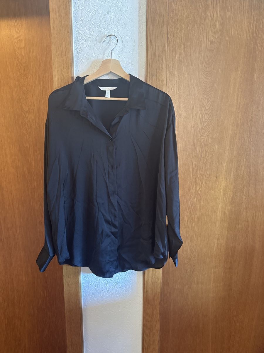 H&M Blusen: Hendbluse Satin Look – Neu (gemäss Beschreibung) aus Rohrbachgraben von kae_5lhf