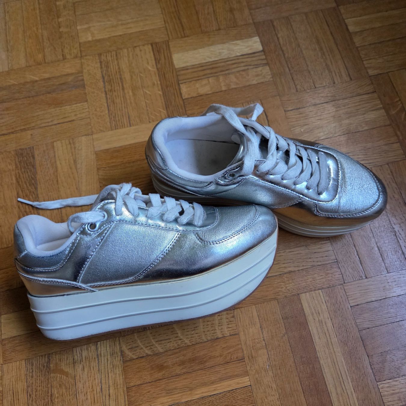 Zara Scarpe da donna: Baskets compensées argentées Zara 36 – Usato da Onex venduto da AF. 1