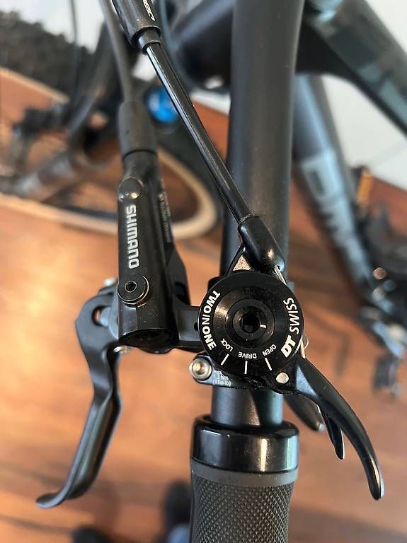 Biciclette: BMC FOURSTROKE 01 Three cbn gry – Usato da Wagen venduto da Claudia5473 3