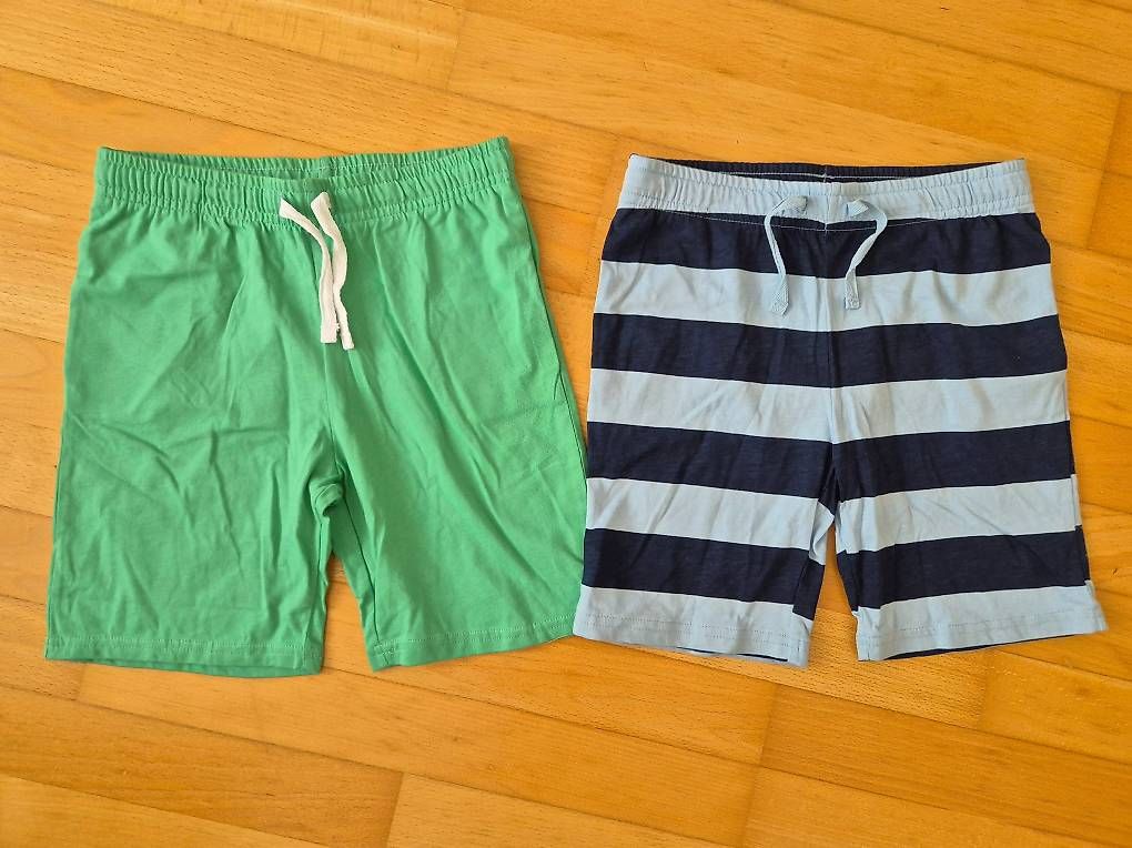 H&M Hosen: 2 neue kurze Hosen Grösse 128 – Neu (gemäss Beschreibung) aus Wittenbach von MOW9