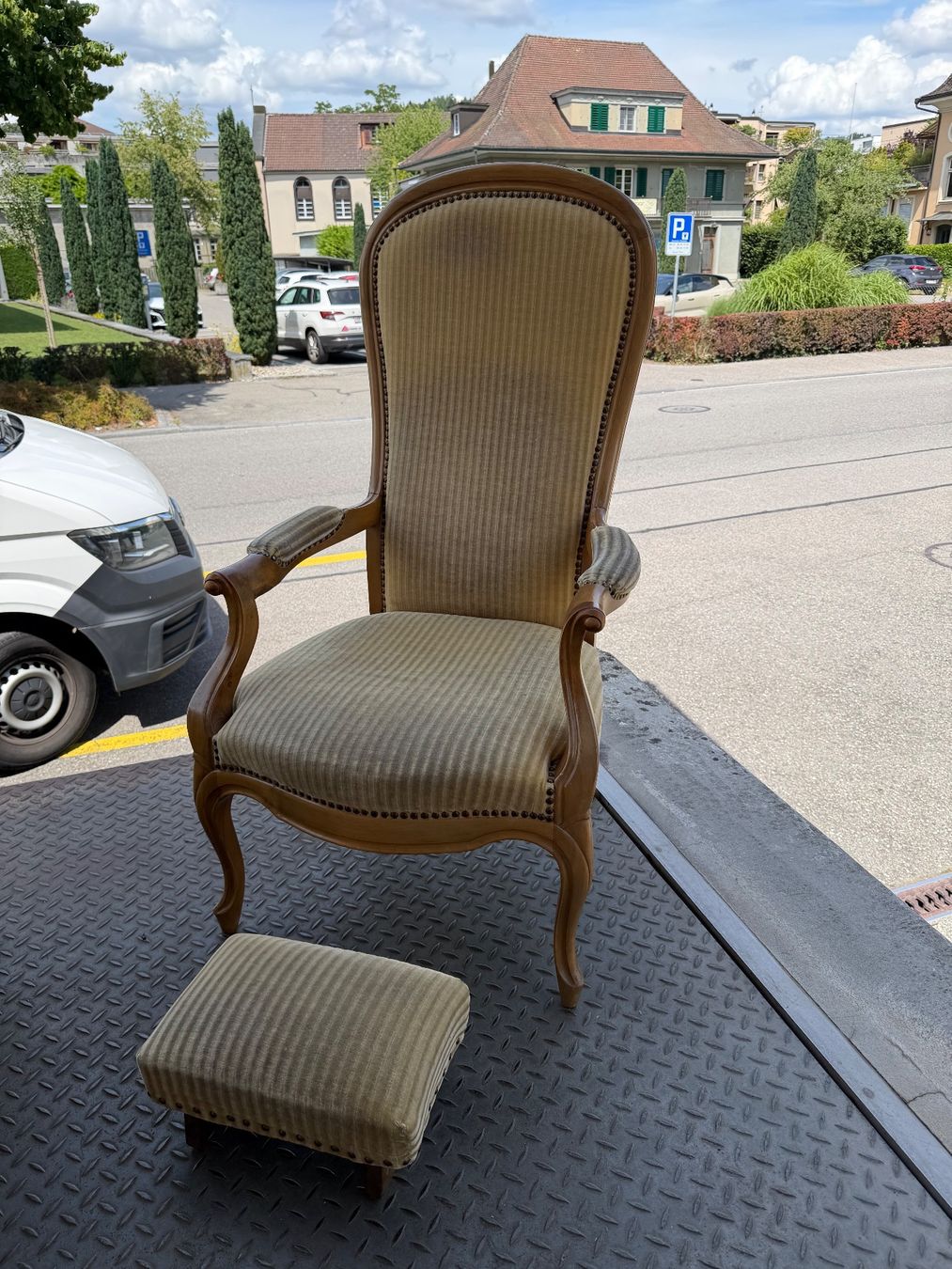 Fauteuils: Sessel mit Hocker Stoff gemustert – D'occasion à Burgdorf par lea_99hp