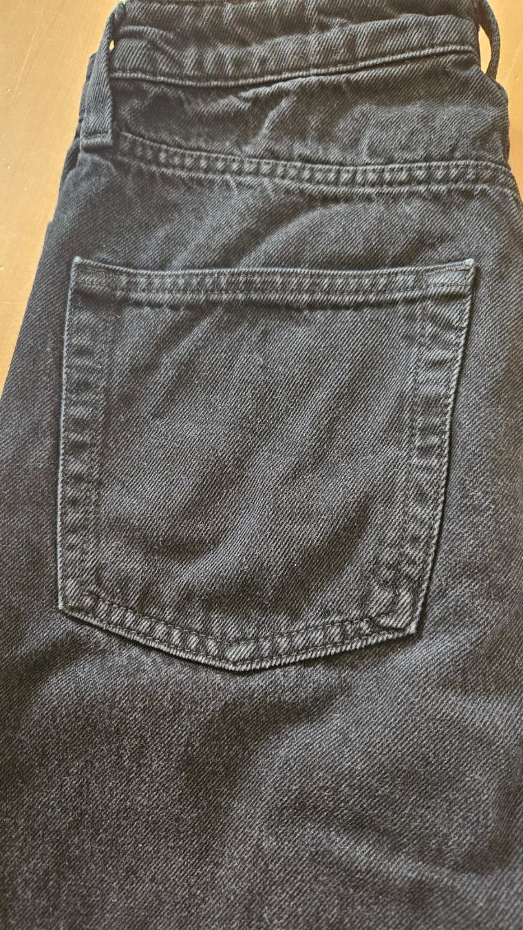 H&M Jeans: Schwarze Cargo-Jeans Grösse 34 – Usato da Nänikon venduto da Altibuy 2