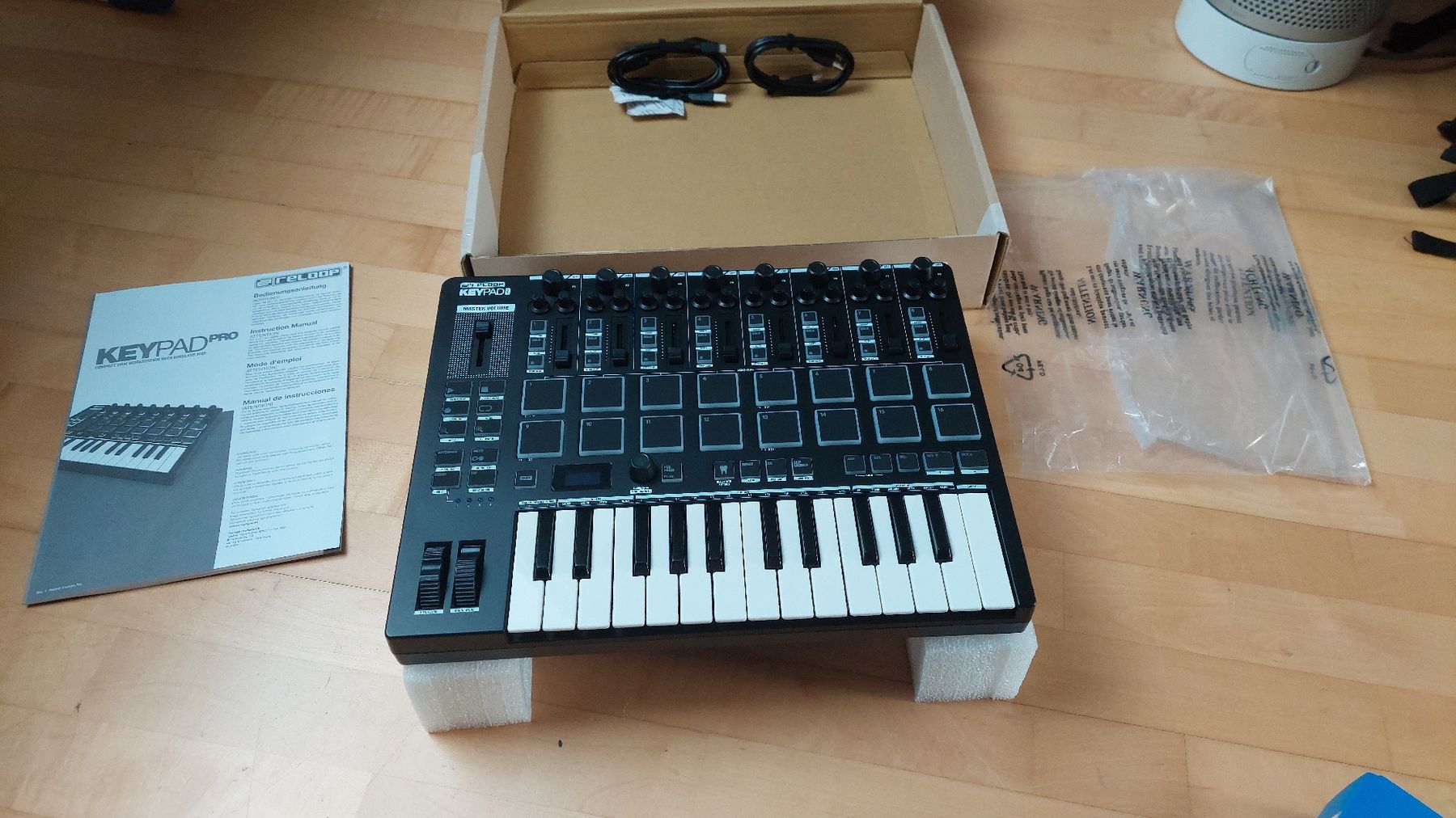 Strumenti musicali: Reloop Keypad Pro - neuwertig. inkl Kabel, Software & OVP – Nuovo (secondo la descrizione) da Arisdorf venduto da GoodJoice 1