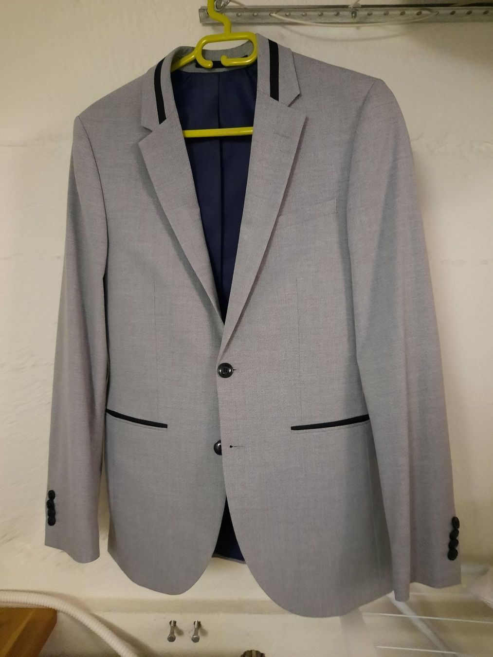 C&A Completi: grauer Anzug Slim Fit – Usato da Niederglatt ZH venduto da Bobsli 1