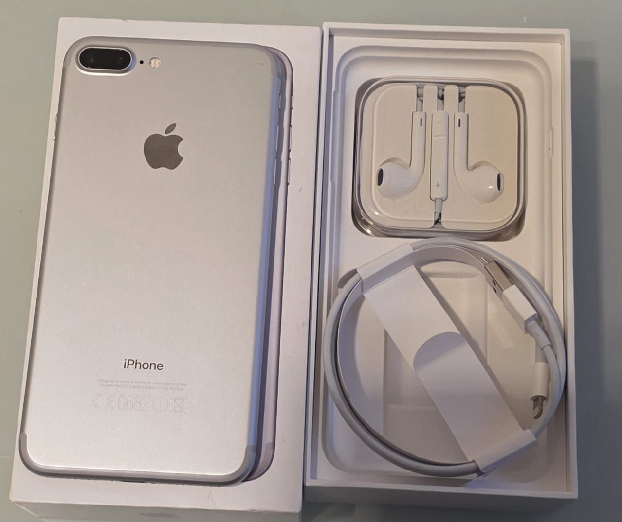 Apple Handys / Smartphones: iPhone 7 Plus Silver 256GB with accessories  – Gebraucht aus Studen BE von tha_dhp8 2