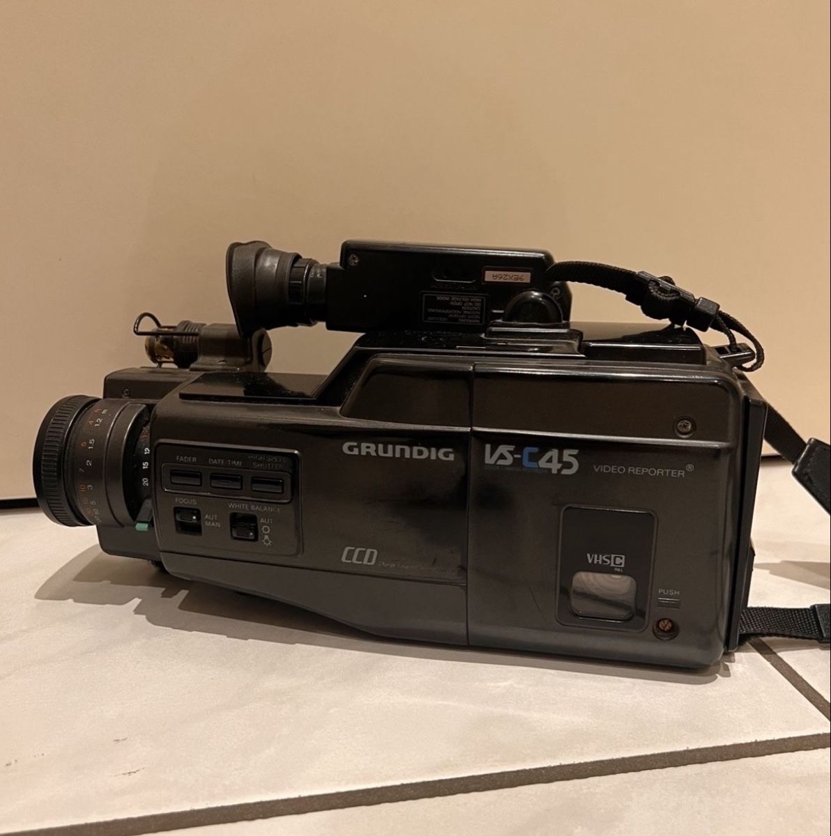 Caméscopes: VHS-C camcorder ab 1.- – Défectueux à Zürich par Program. 6