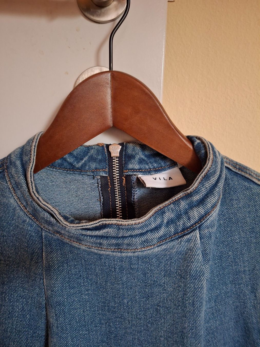 Robes: Robe longue en jeans – D'occasion à Troinex par cor_v65r 2
