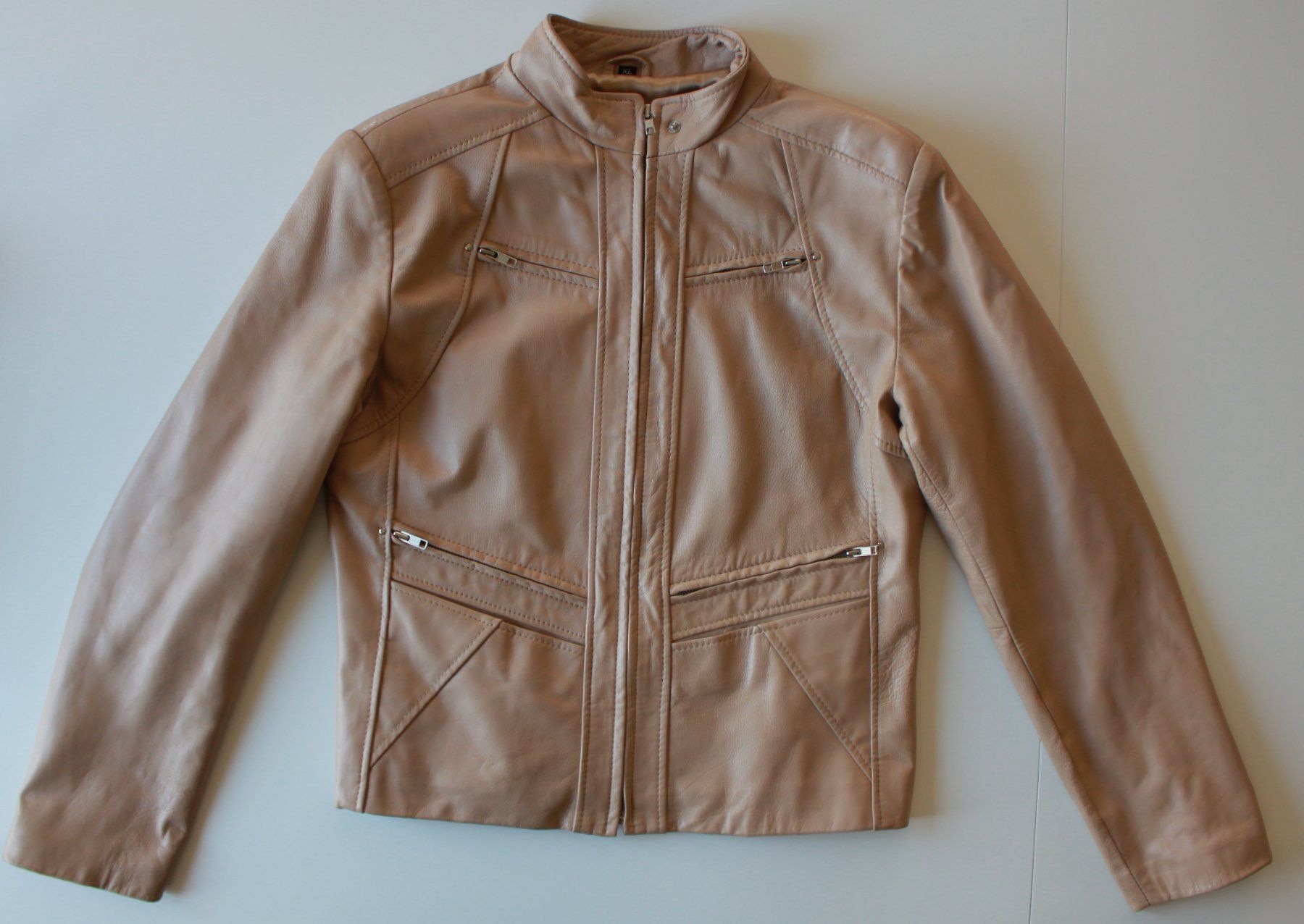 Giacche: Veste en cuir véritable KARA beige  NP. 280 CHF – Usato da Peseux venduto da Gilloss